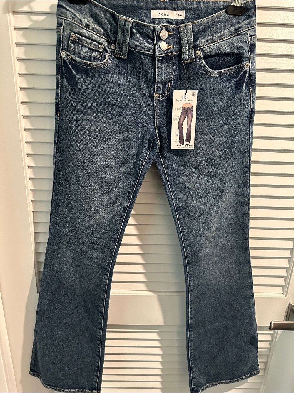 NWT S.O.N.G. GIGI Super Low Bootcut Fitted Hip To Knee Five Pocket Jeans.
